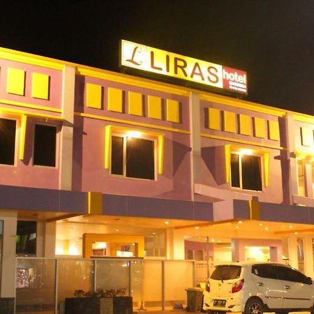 Liras Hotel Syariah Pulupanda Exteriér fotografie